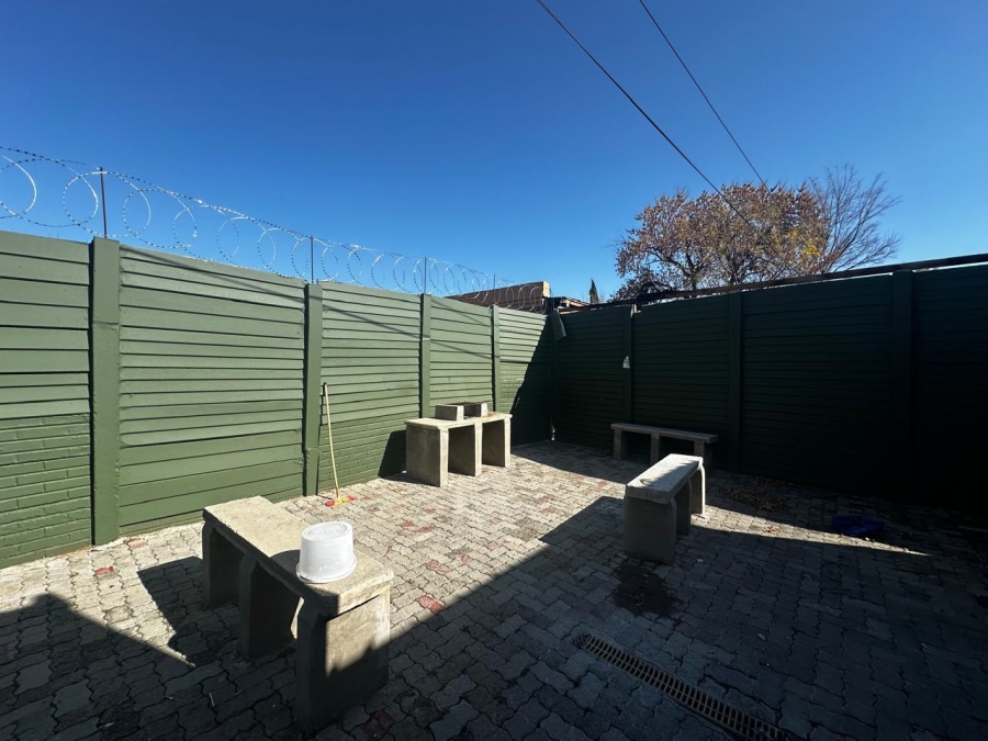 10 Bedroom Property for Sale in Brandwag Free State